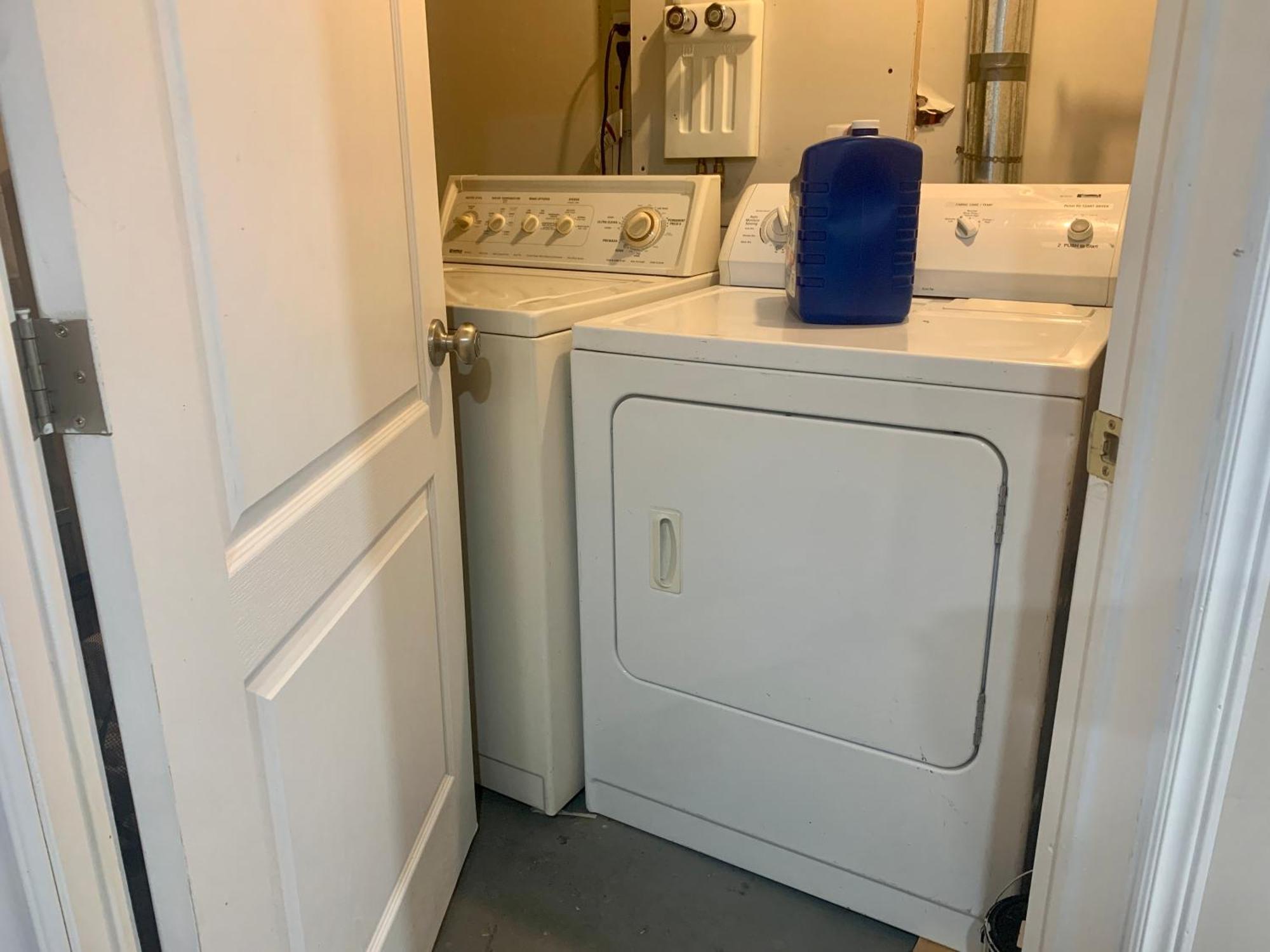 1 Room In A Cozy And Beautiful Basement Guelph Bagian luar foto